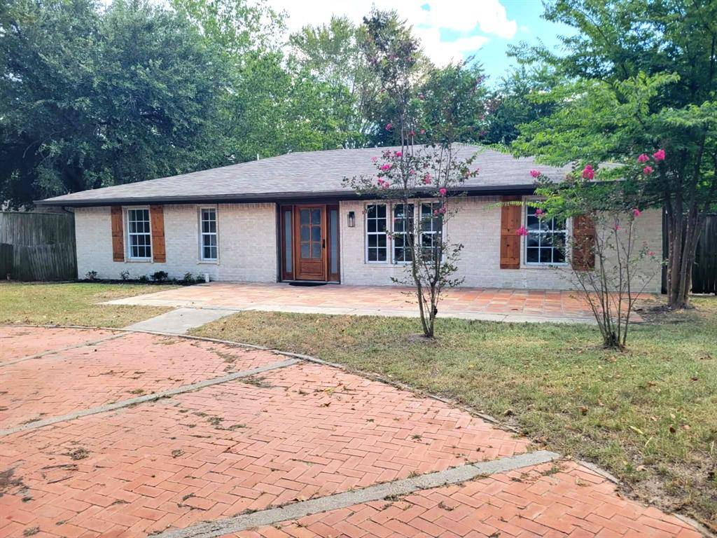 103 W Cayuga Drive, Athens, TX 75751