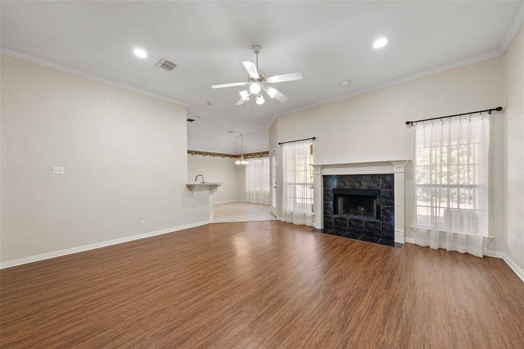 616 Pebble Creek Drive, Hewitt, TX 76643