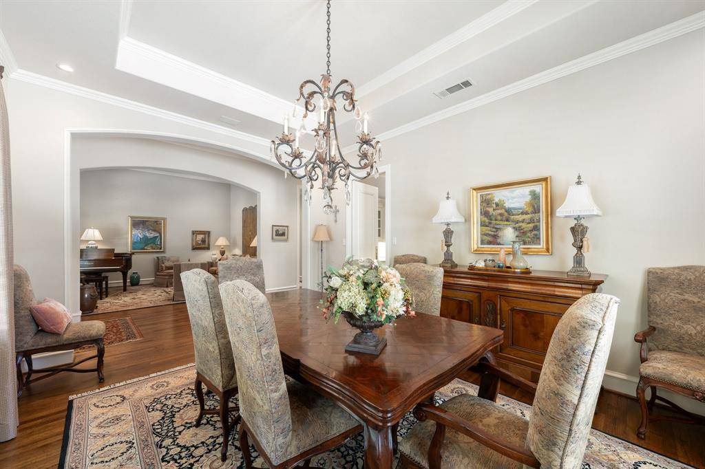 5719 Hagen Court, Dallas, TX 75252