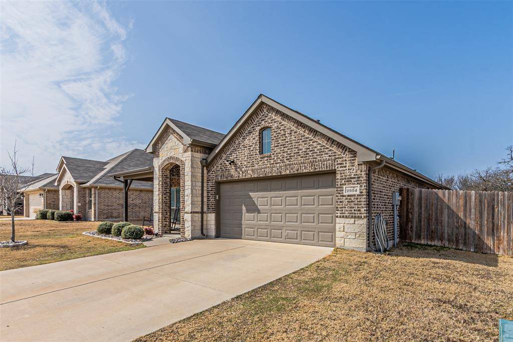 2504 Doe Run, Weatherford, TX 76087