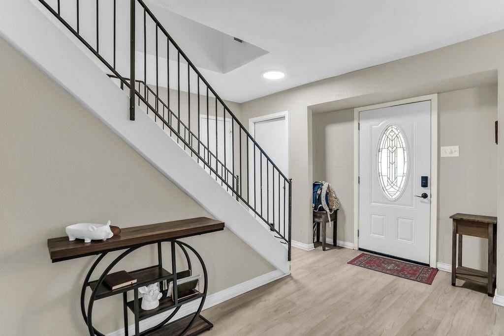 2416 Summer Place Drive, Irving, TX 75062
