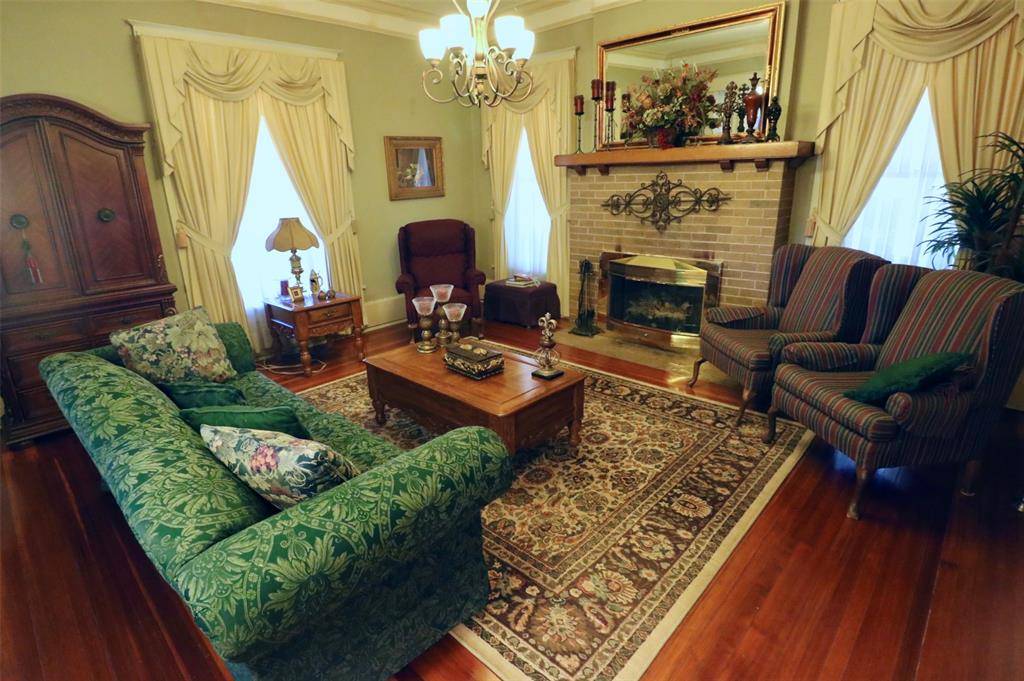 307 Honey Grove St, Roxton, TX 75477