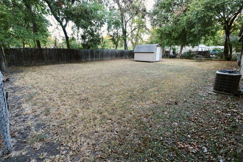 308 Honey Grove St, Roxton, TX 75477