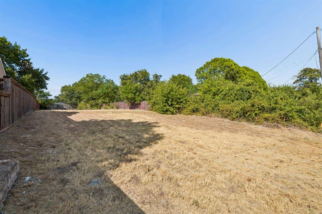 1221 Lebanon Avenue, Dallas, TX 75208