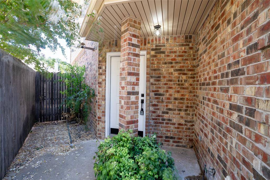18942 Ravenglen Court, Dallas, TX 75287