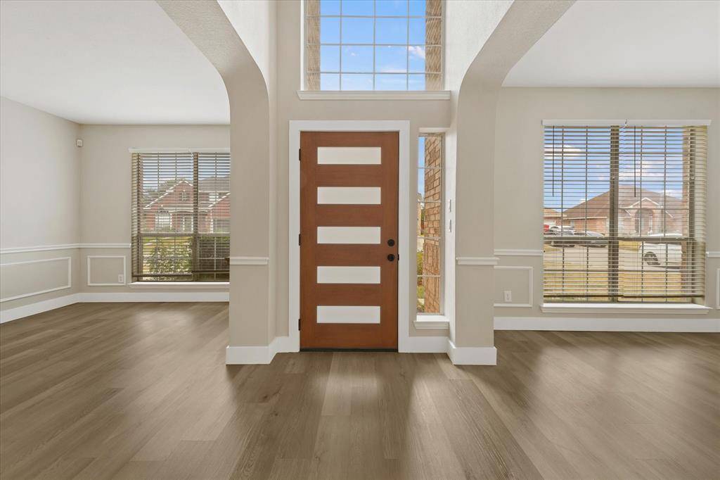 2831 Atrium Drive, Grand Prairie, TX 75052