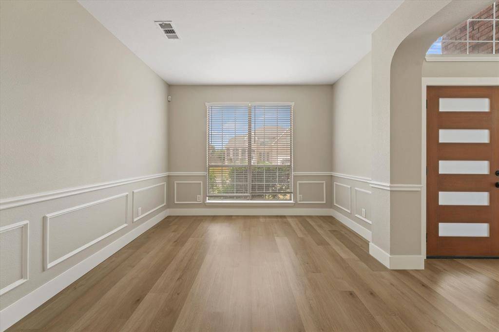 2831 Atrium Drive, Grand Prairie, TX 75052