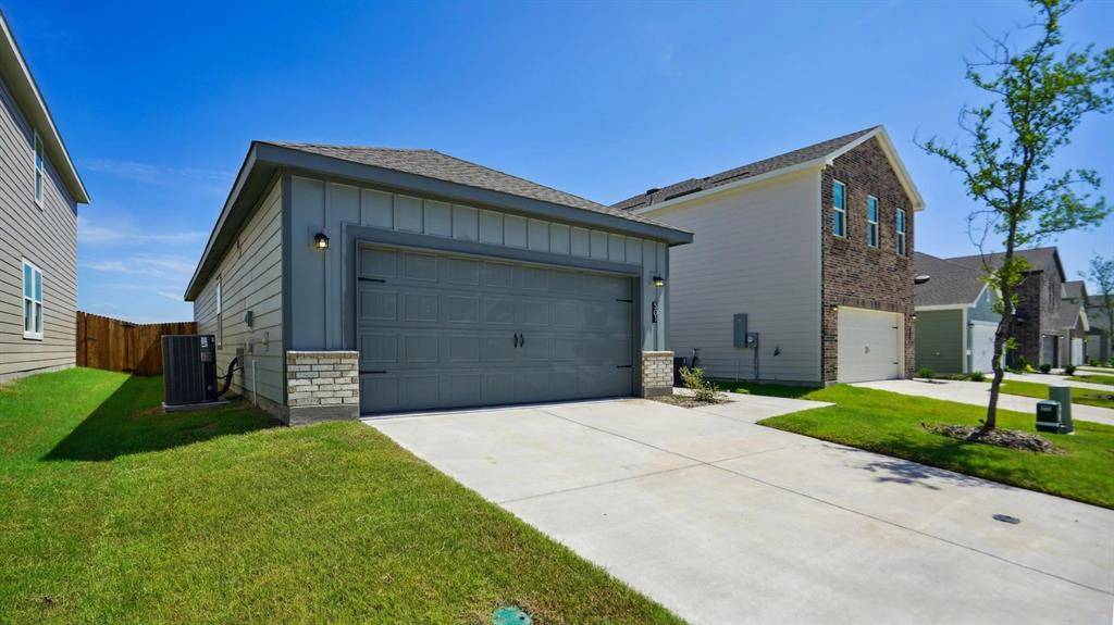 5725 Roadhouse Drive, Forney, TX 75126