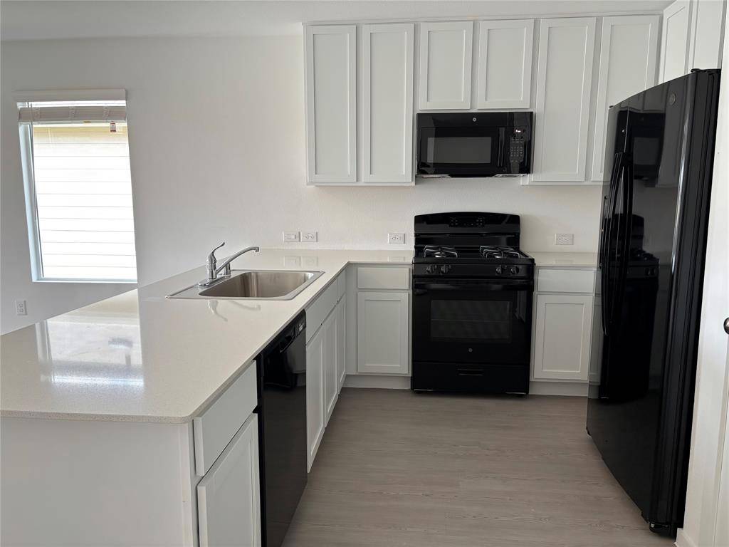 929 Prestonwood Lane, Keene, TX 76031