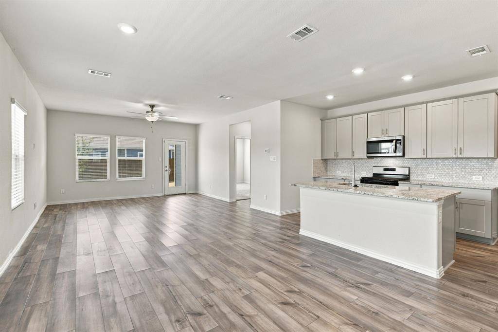 1801 Ash Oak Lane, Forney, TX 75126