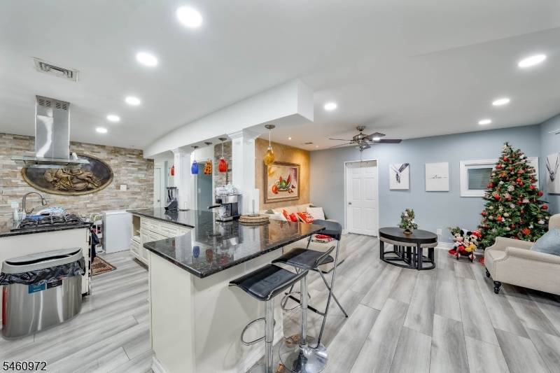 376 Elmora Ave #2, Elizabeth City, NJ 07208