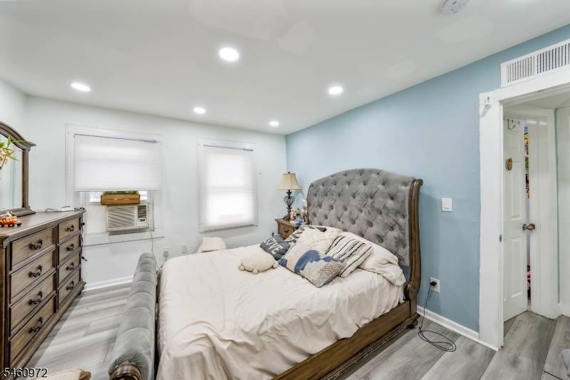 376 Elmora Ave #2, Elizabeth City, NJ 07208