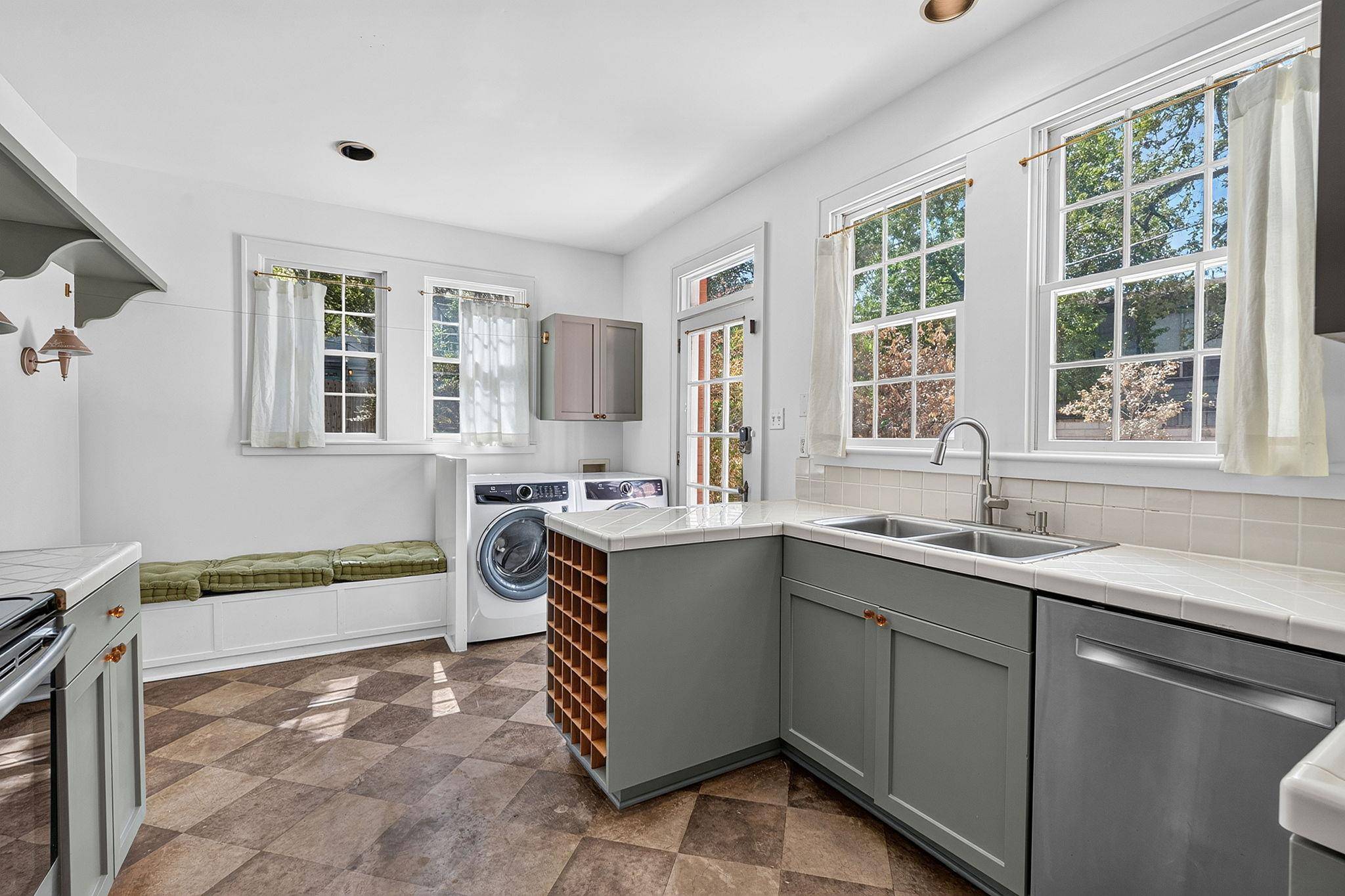 1407 Hartford RD, Austin, TX 78703