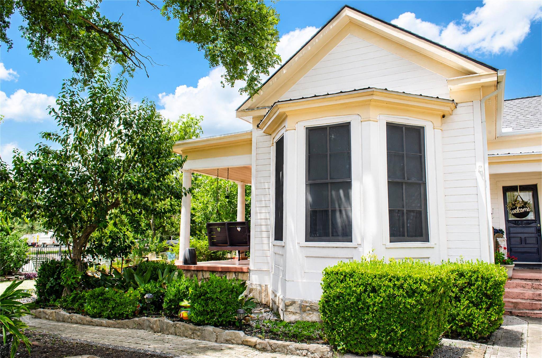 208 S Blair ST, Round Rock, TX 78664