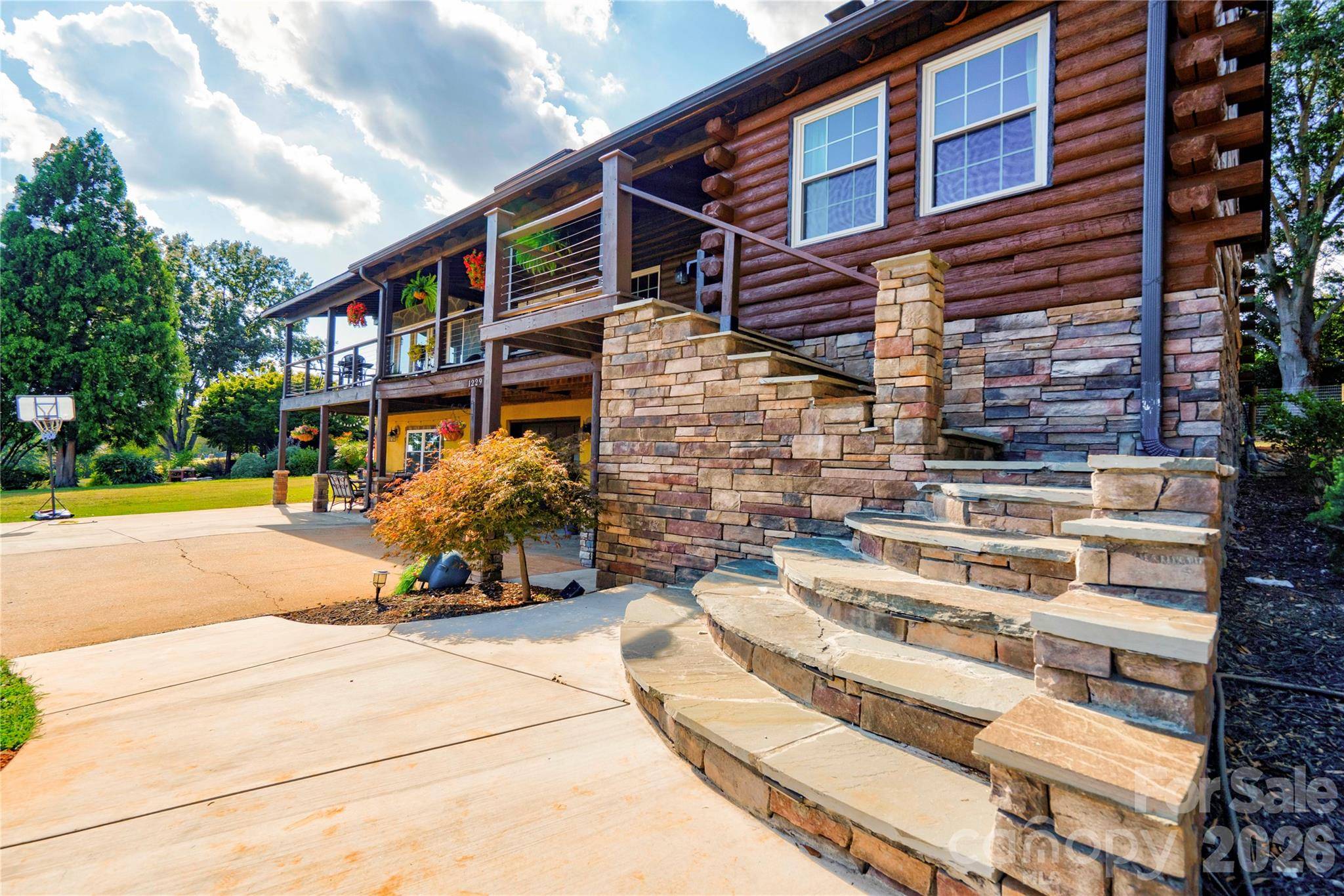 1229 New Crest LN, Shelby, NC 28150