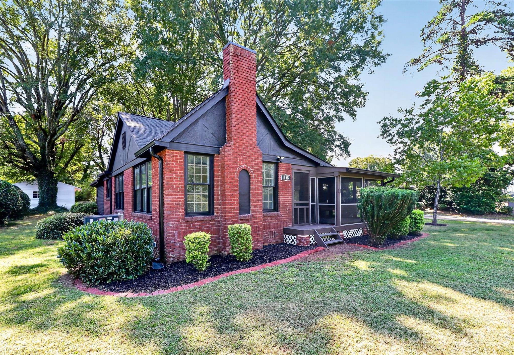 1175 Mecklenburg HWY, Mooresville, NC 28115