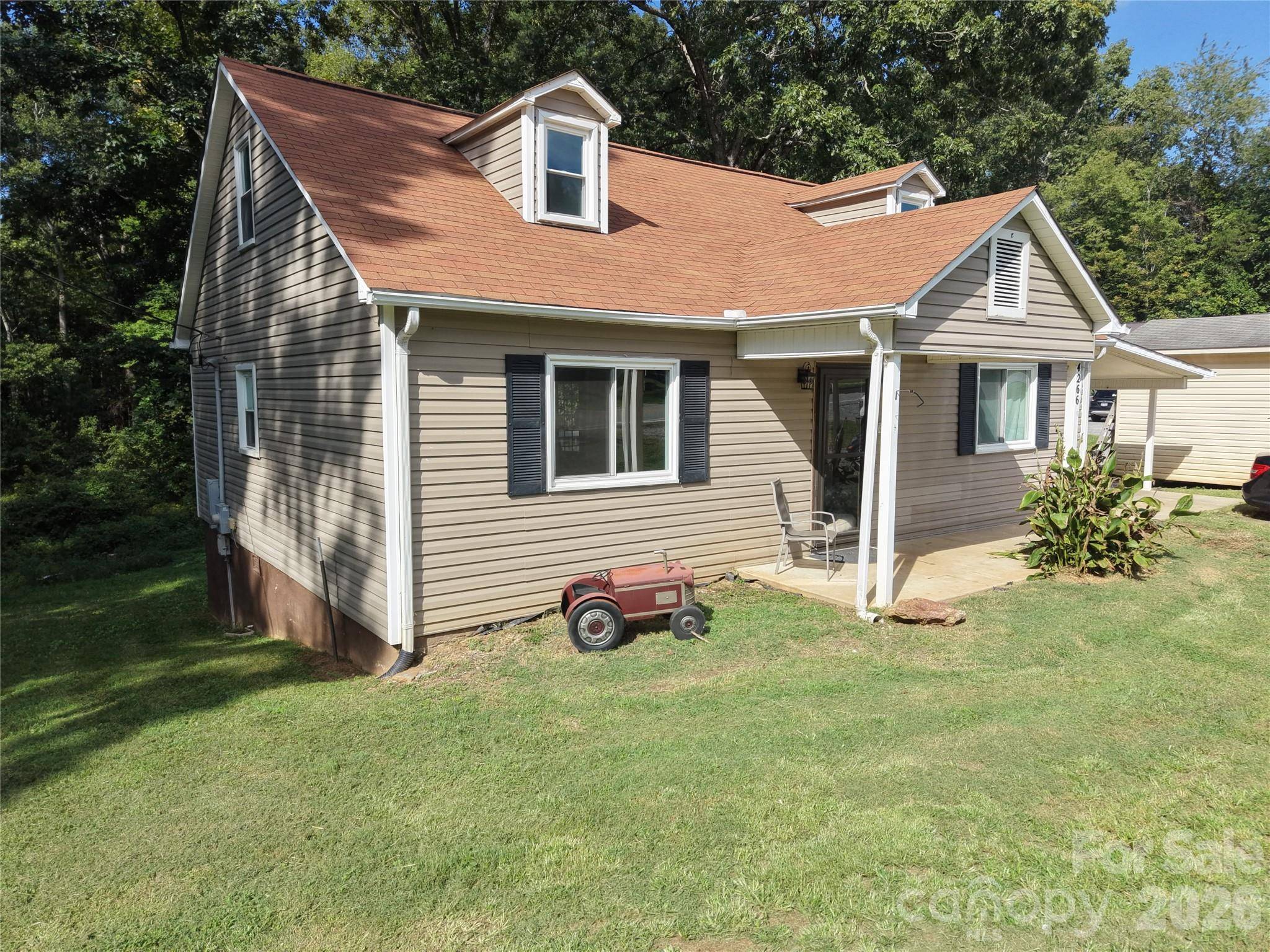 4266 Smokey Creek RD, Lenoir, NC 28645