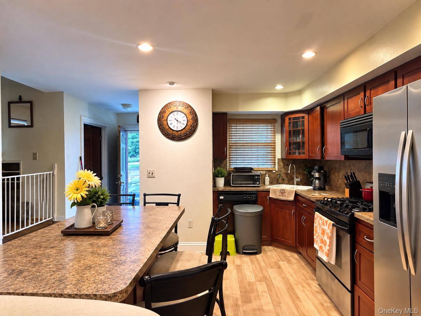 263 N 3rd AVE, Bay Shore, NY 11706