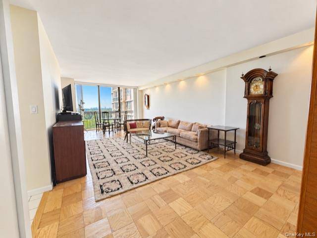 26910 Grand Central Parkway #15B, Floral Park, NY 11005