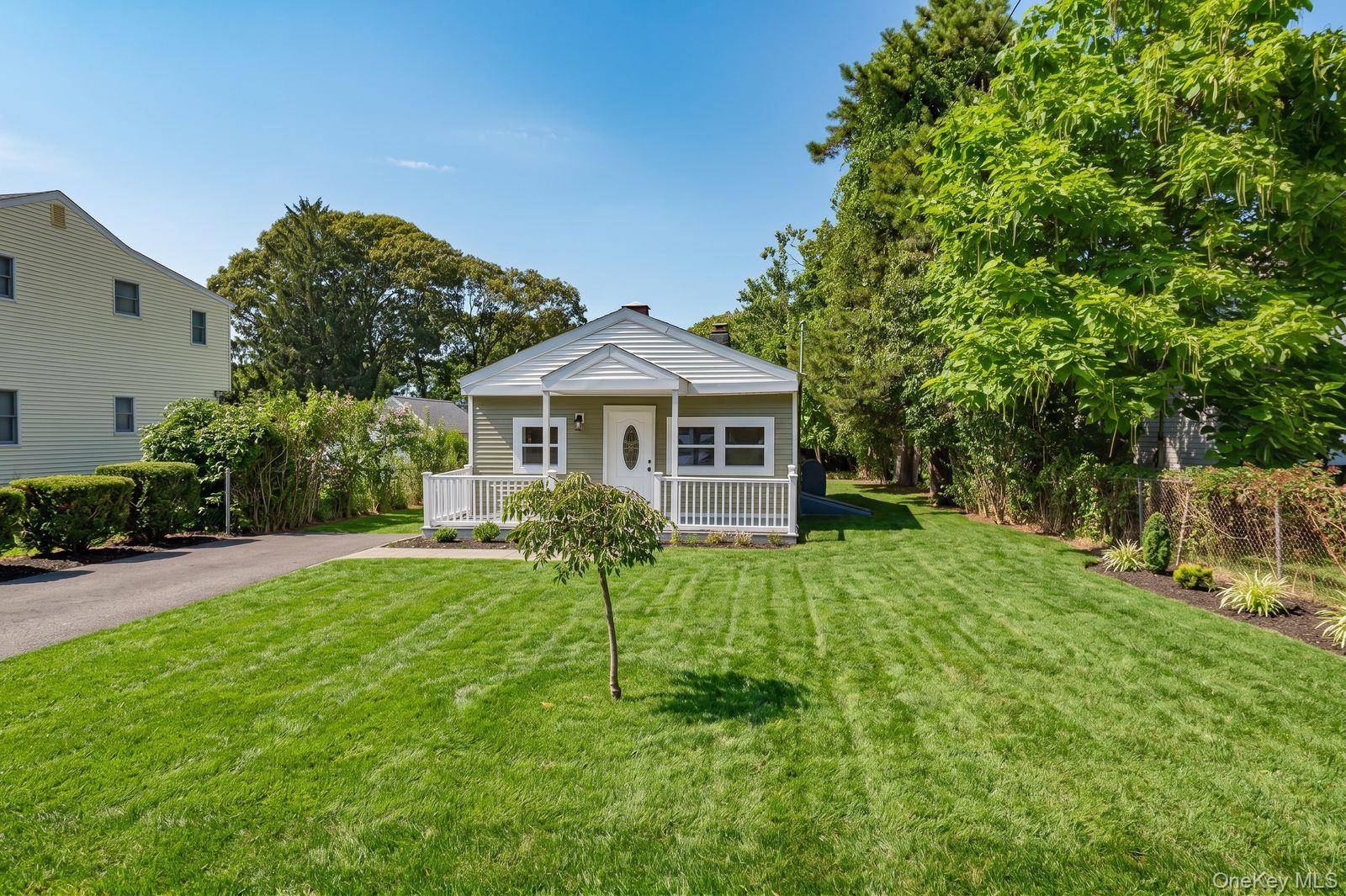 125 Sunset AVE, Selden, NY 11784
