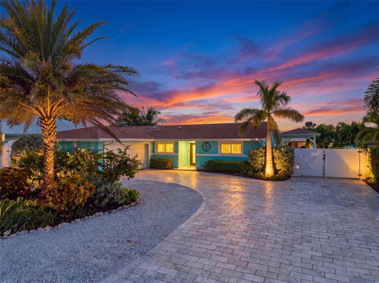 3708 ROYAL PALM DR, Bradenton, FL 34210