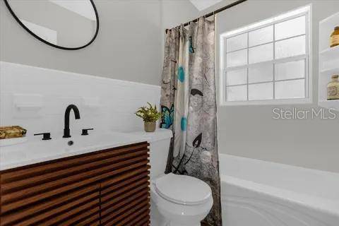2747 EASTLAND RD, Mount Dora, FL 32757