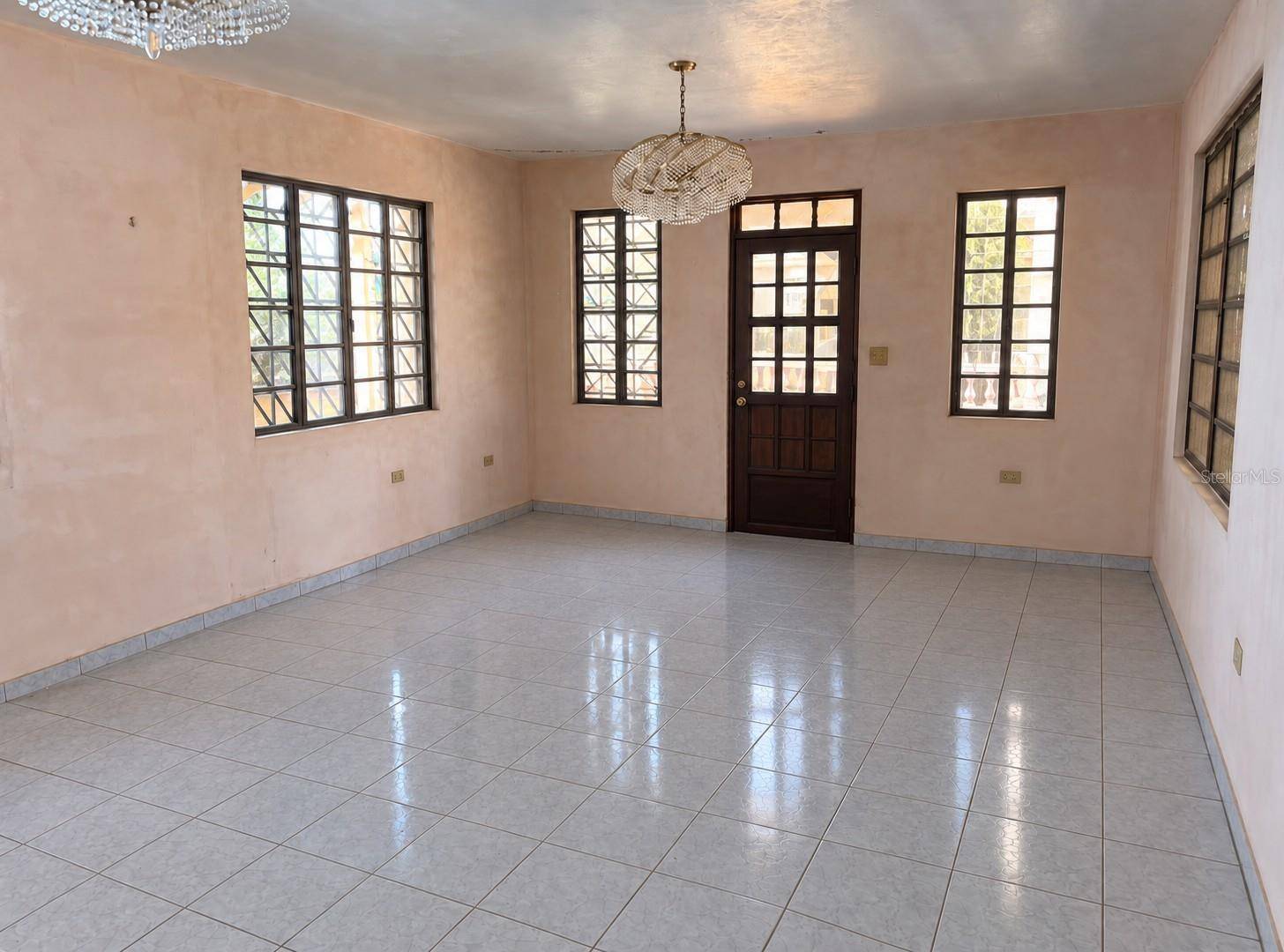 #635 18 ST. URB. VISTA VERDE, Aguadilla, PR 00603