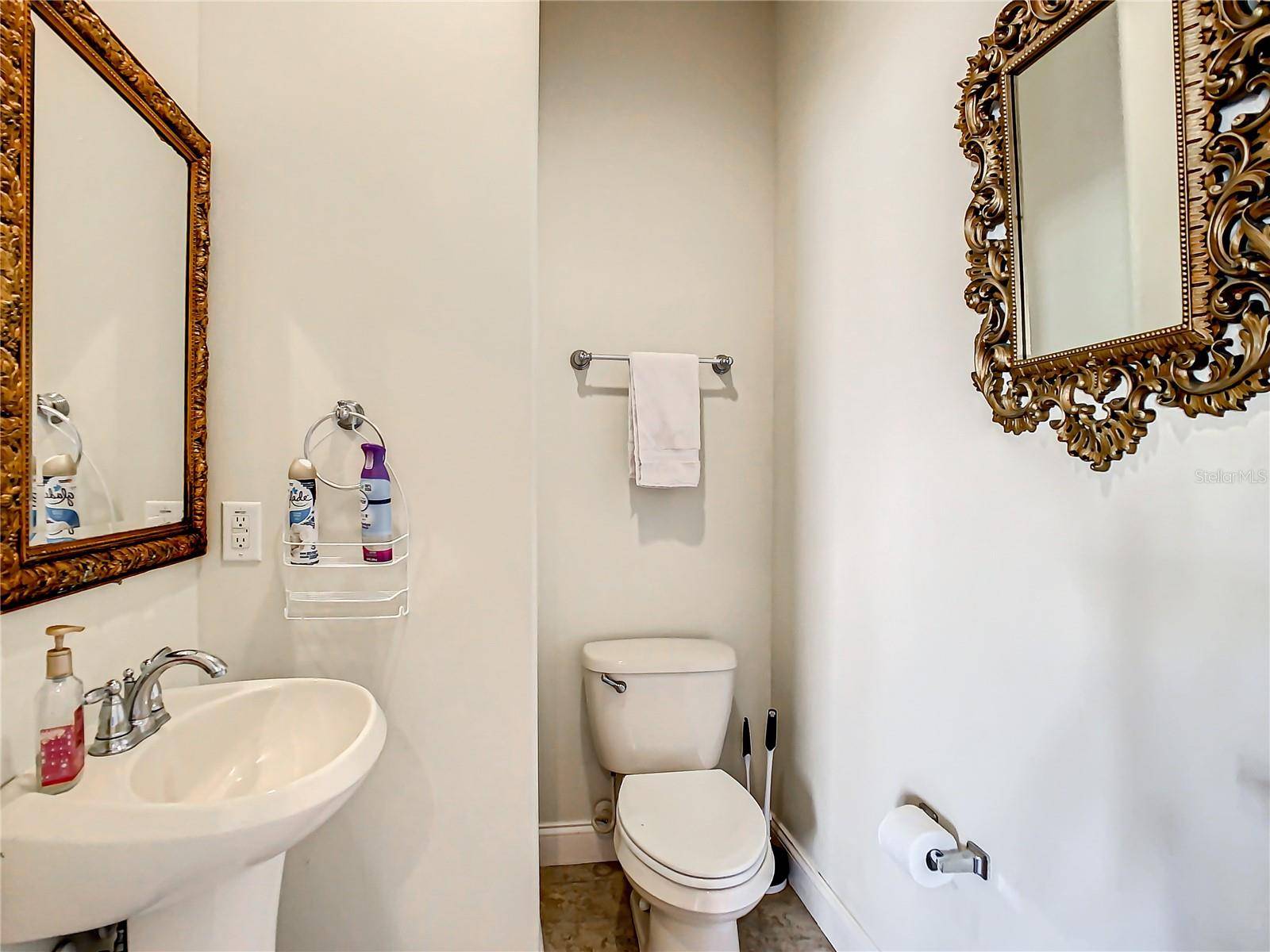 8735 ISLA BELLA DR, Orlando, FL 32818