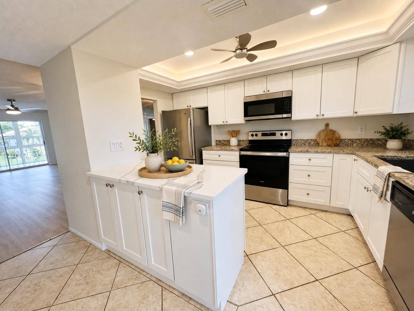 3981 MACEACHEN BLVD #330, Sarasota, FL 34233