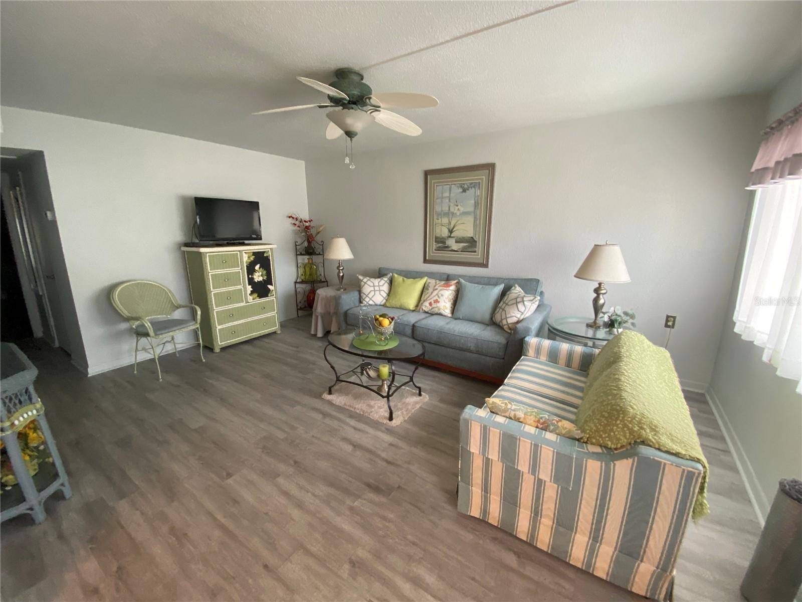 8455 112TH ST #111, Seminole, FL 33772