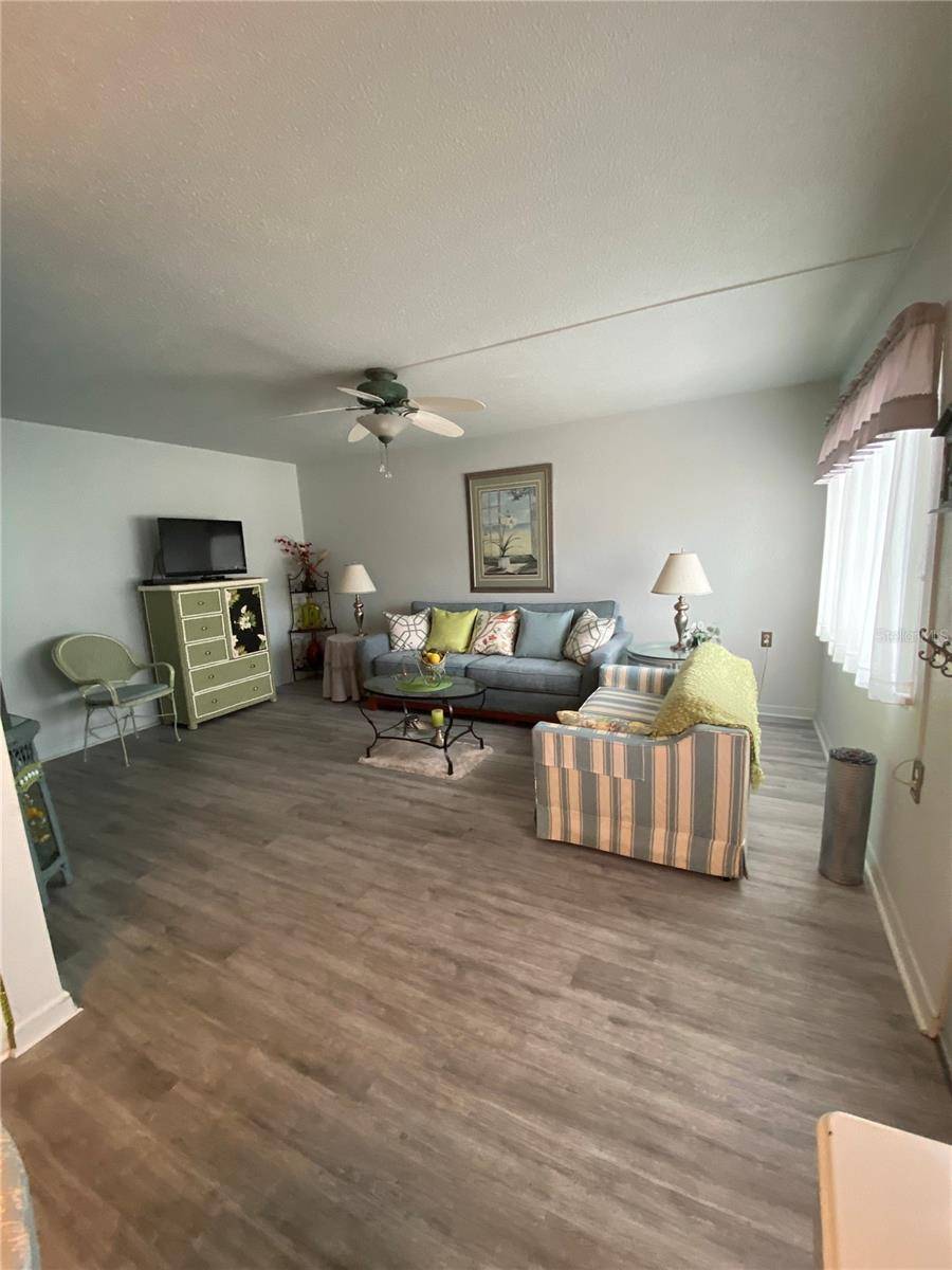 8455 112TH ST #111, Seminole, FL 33772
