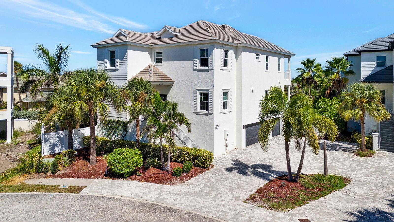 6900 BOCHI CIR, Sarasota, FL 34242