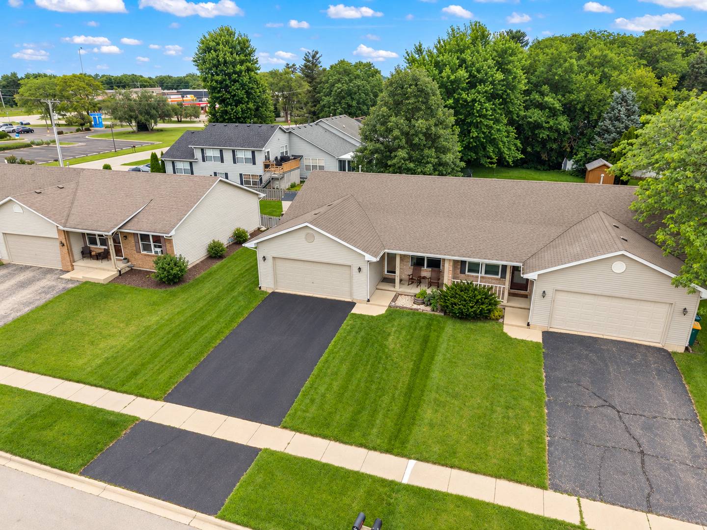 205 Suzy CT, Plano, IL 60545