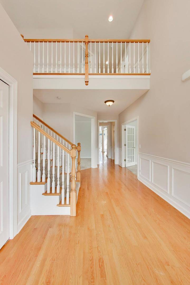 2804 Park LN, Glenview, IL 60025