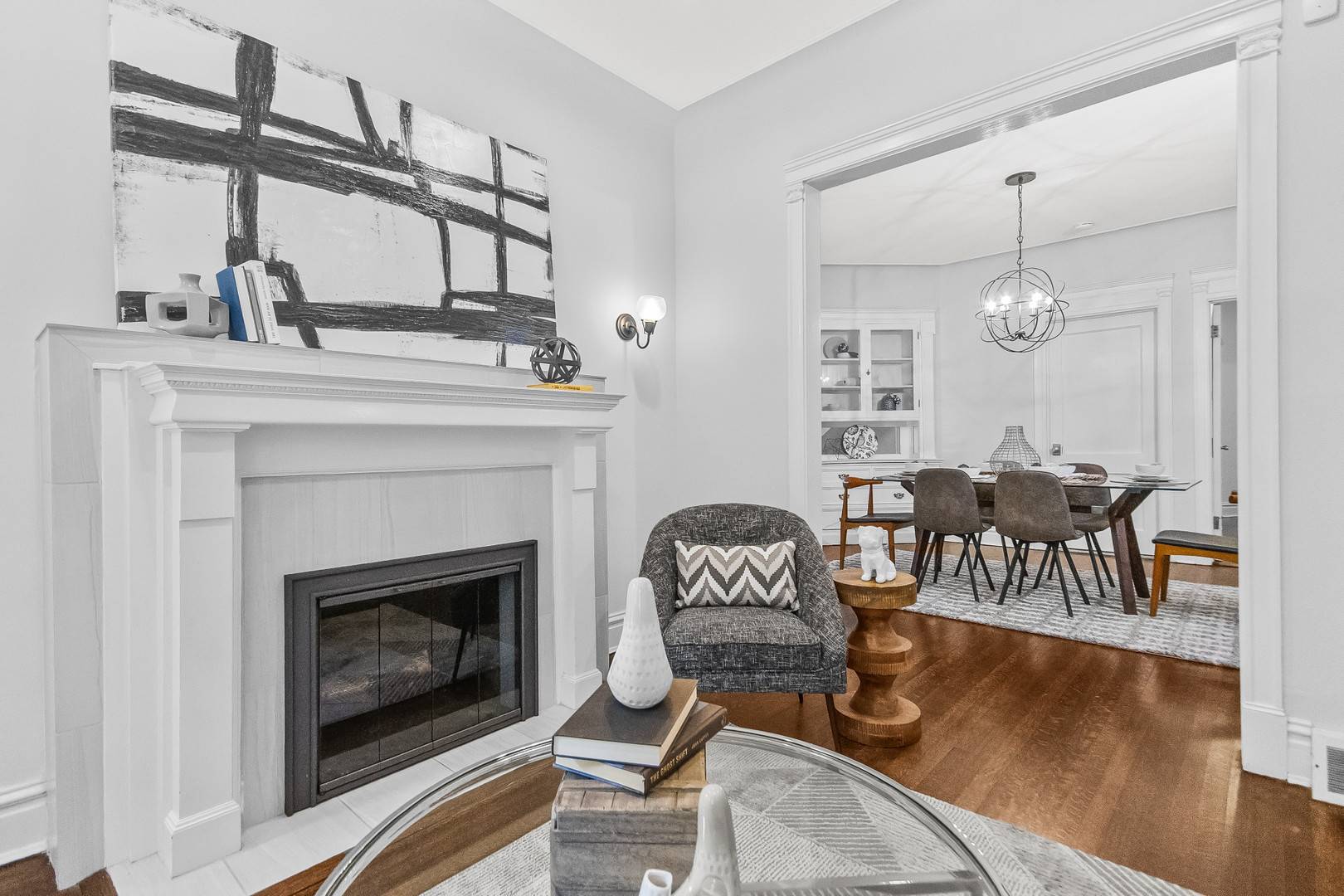 847 W Roscoe ST #1, Chicago, IL 60657