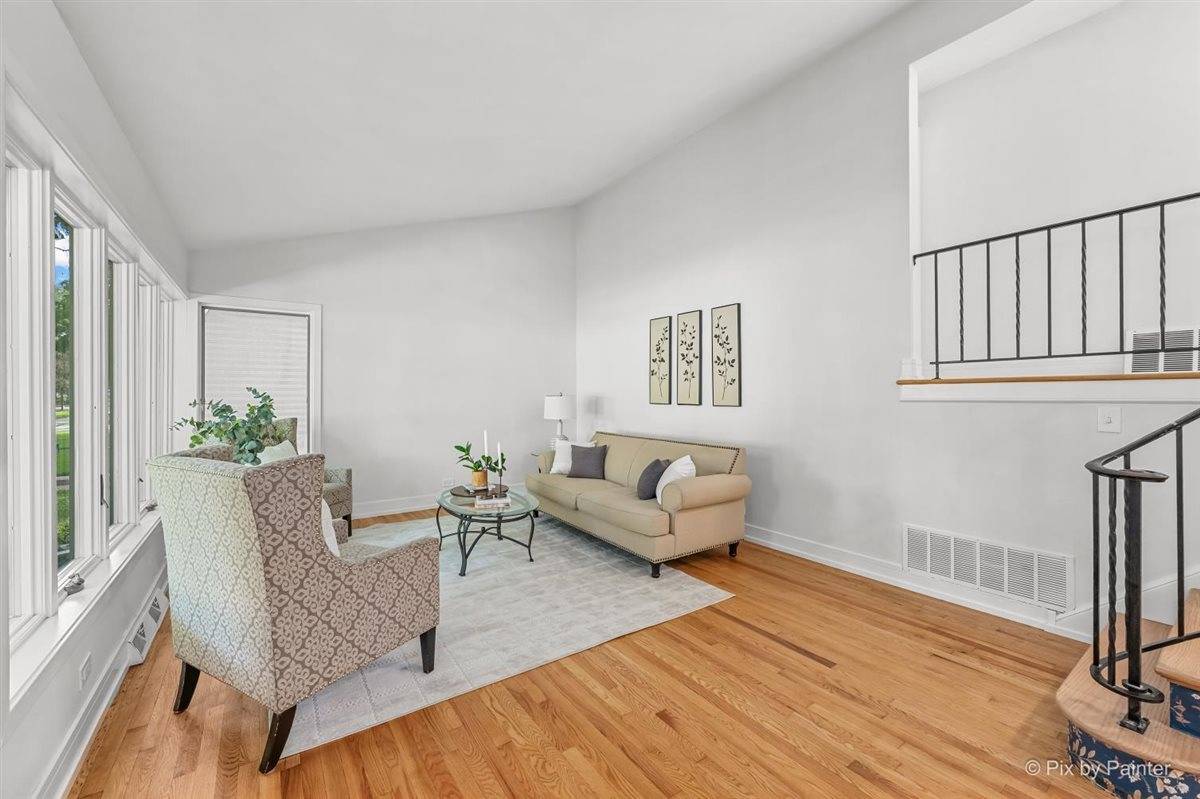 714 Western AVE, Glen Ellyn, IL 60137