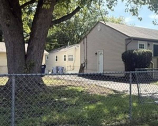 1945 Creek RD, Waukegan, IL 60087