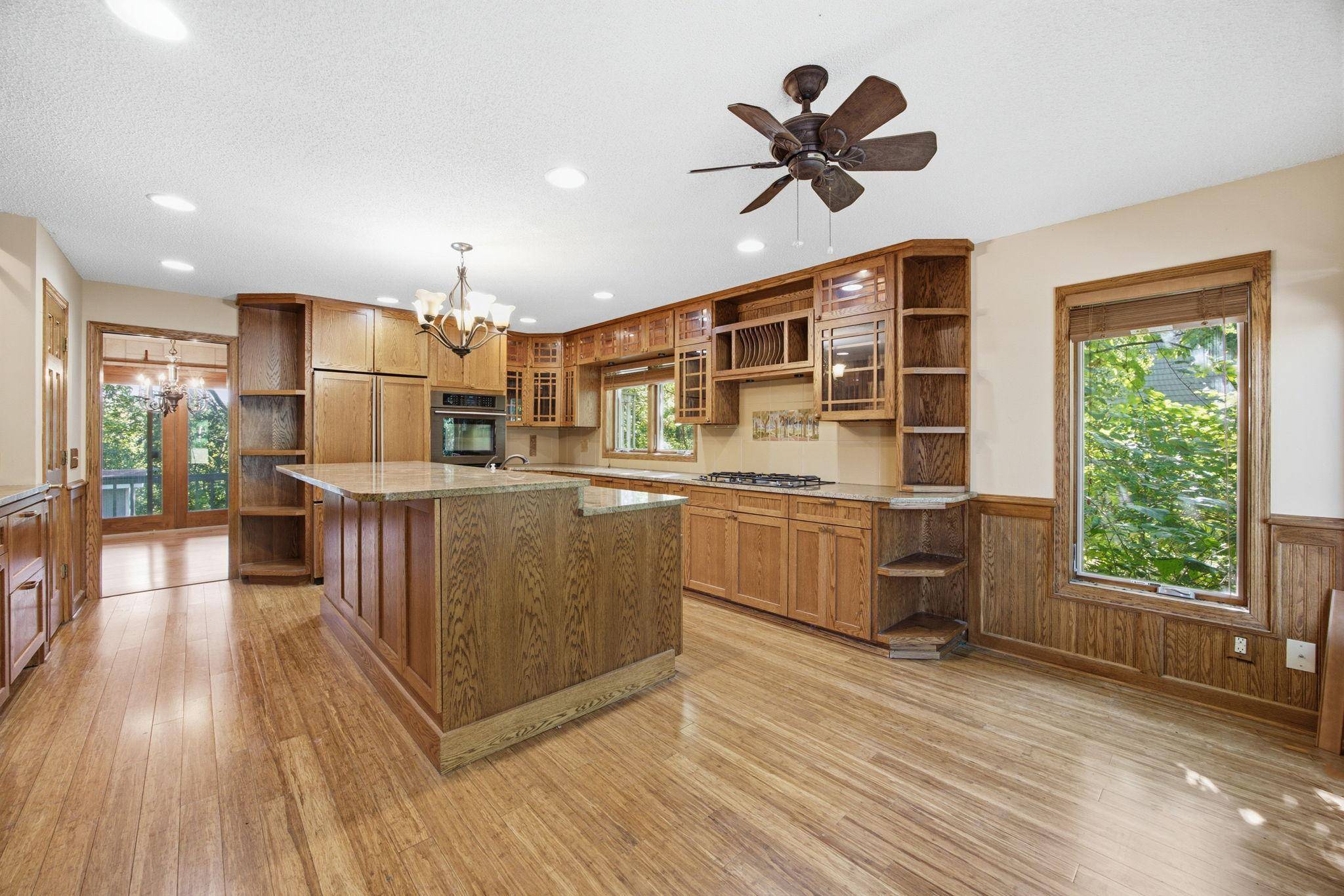 8031 Tierneys Woods Curve, Bloomington, MN 55438
