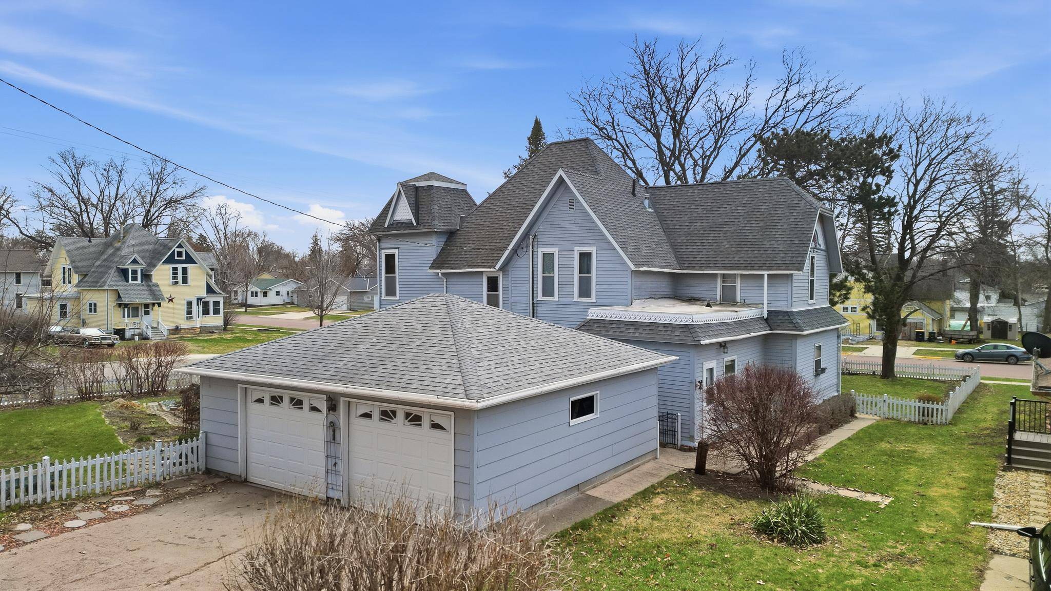 125 E 2nd ST, Blue Earth, MN 56013