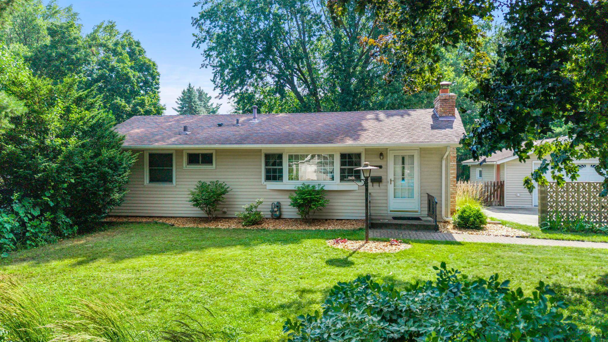 10433 Washburn AVE S, Bloomington, MN 55431