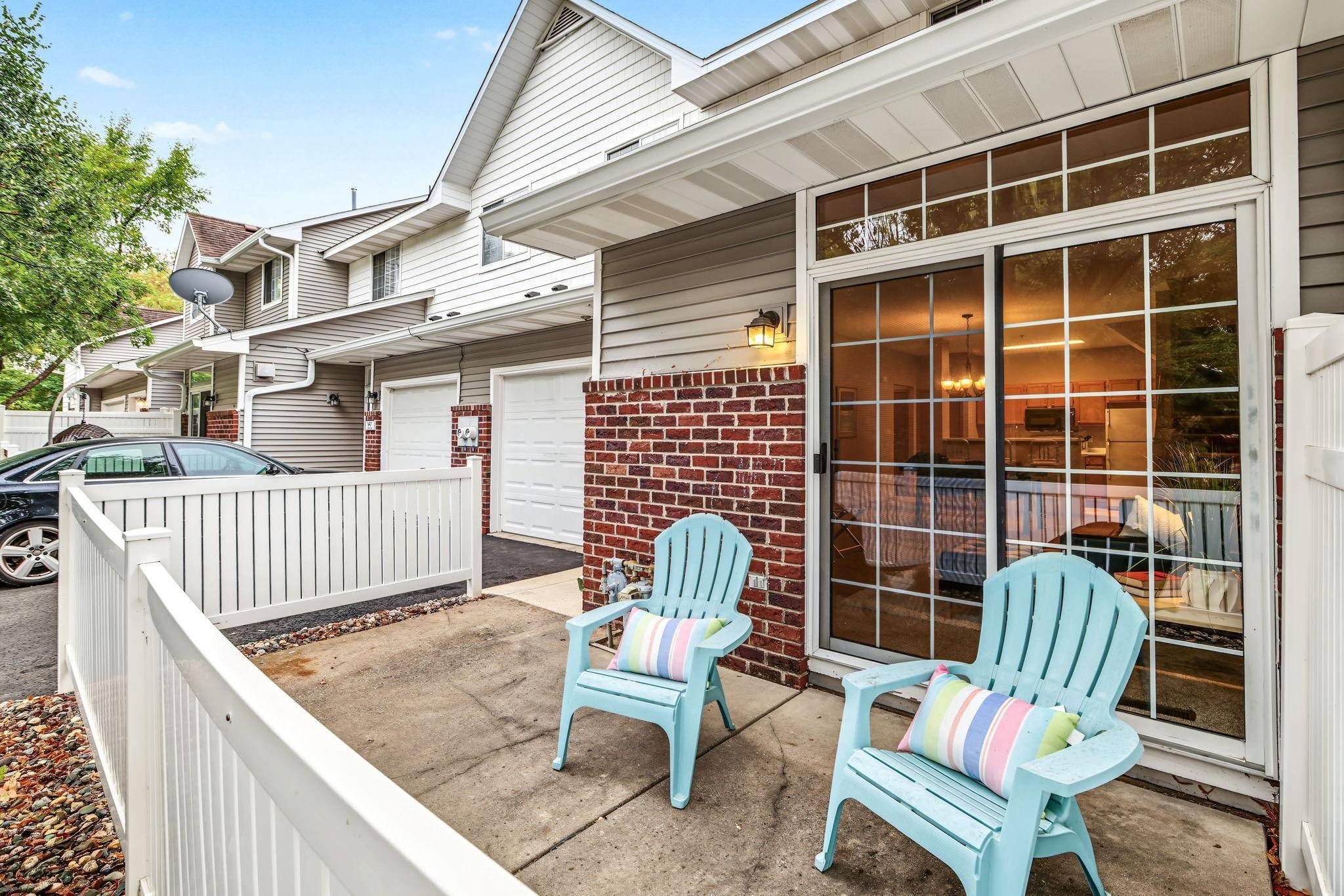 8399 Kimball DR, Eden Prairie, MN 55347
