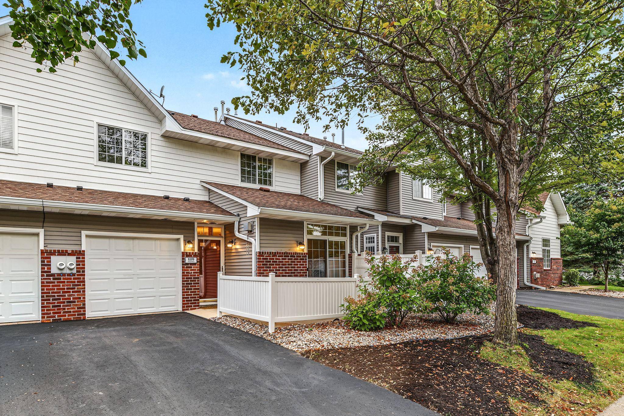 8399 Kimball DR, Eden Prairie, MN 55347