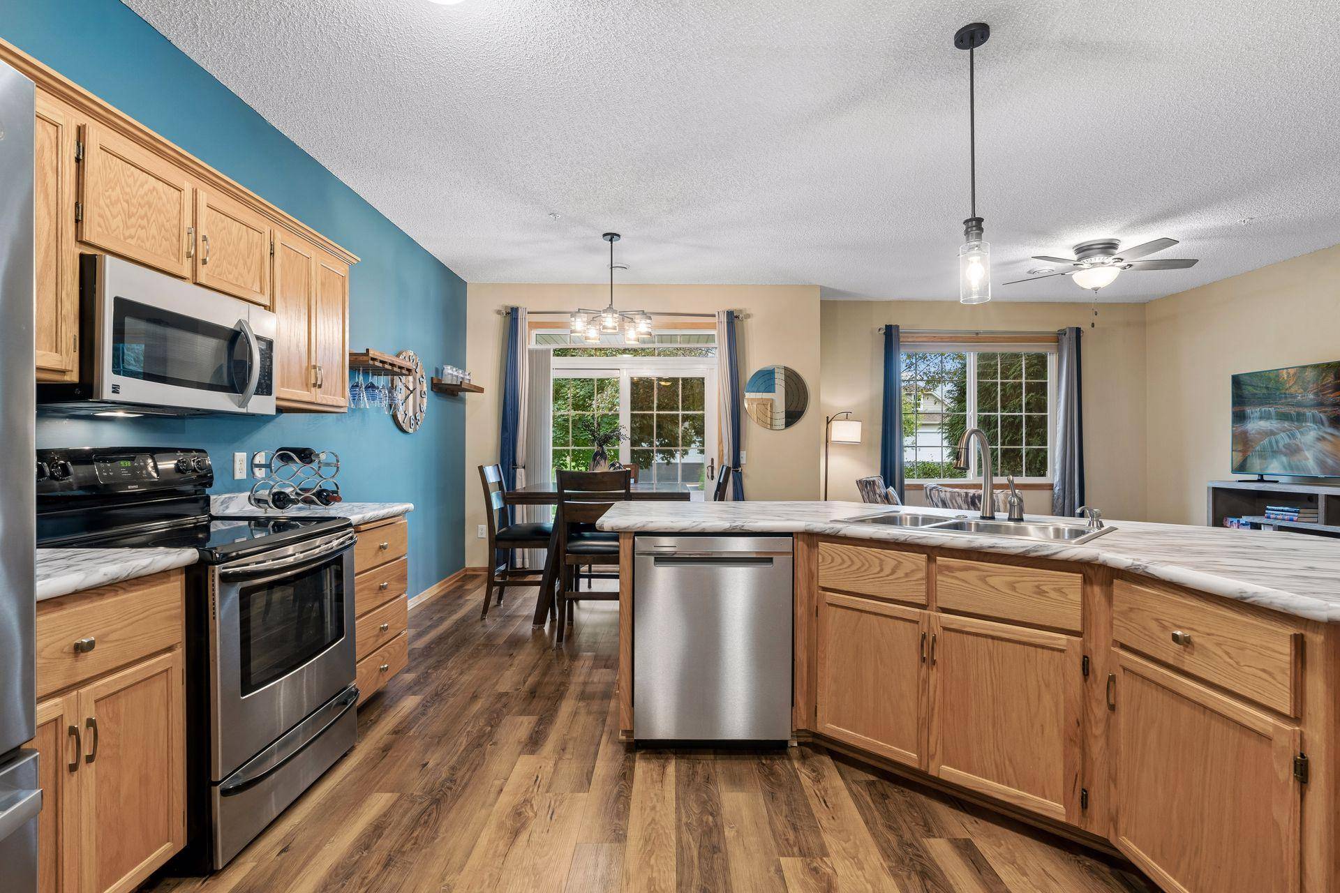 223 Stallion LN, Lino Lakes, MN 55014