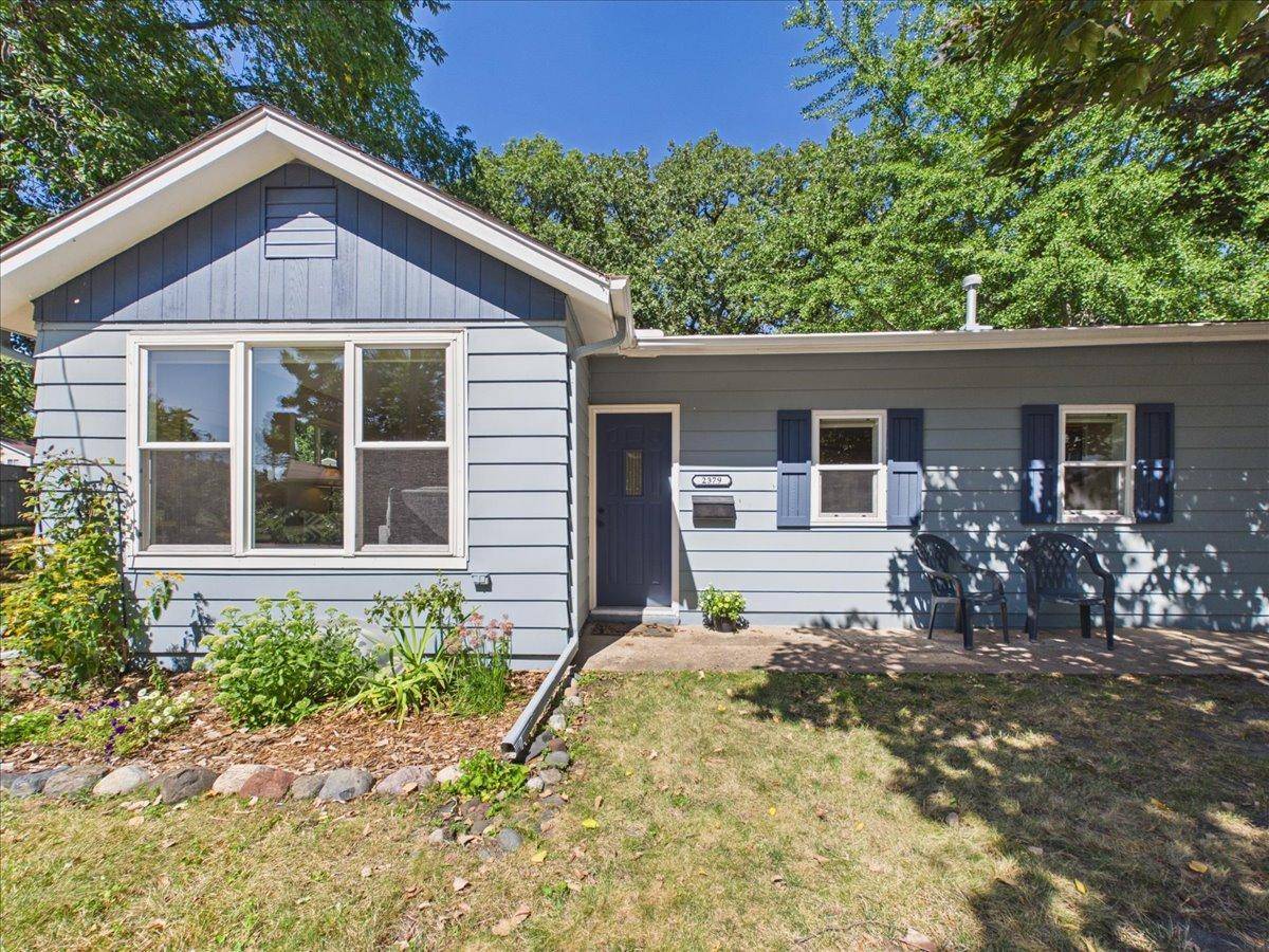 2379 Roselawn AVE W, Lauderdale, MN 55113