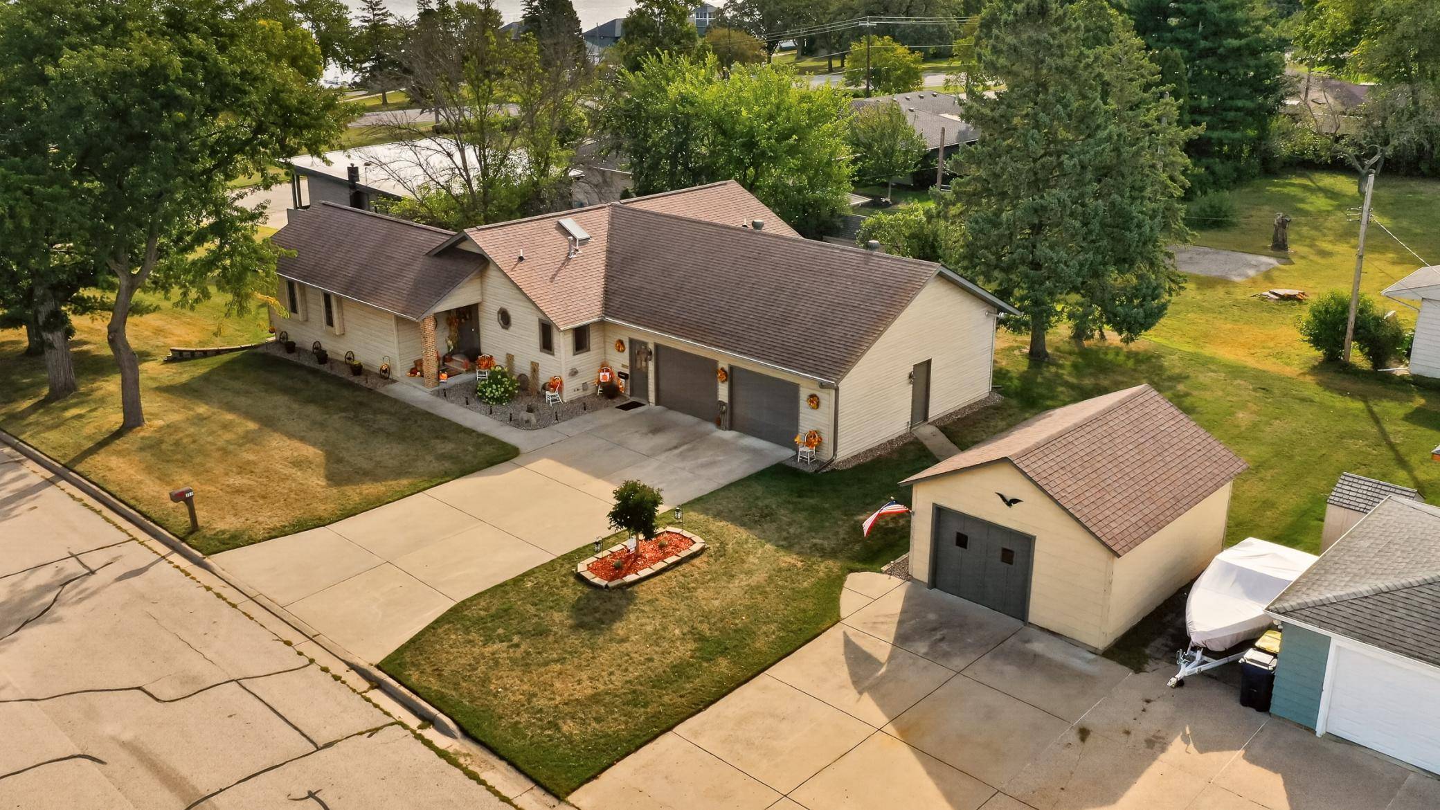 311 W Iowa ST, Lake City, MN 55041