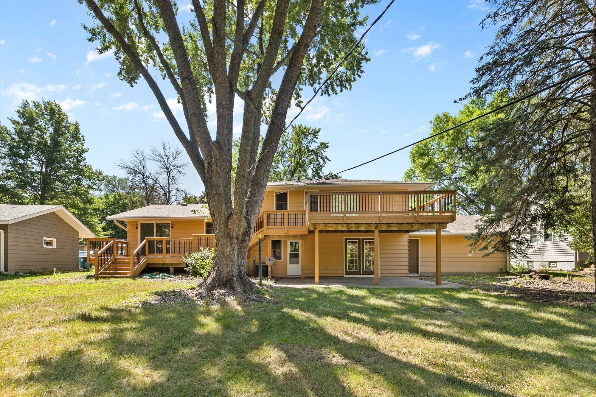 2567 Orchard LN, White Bear Lake, MN 55110