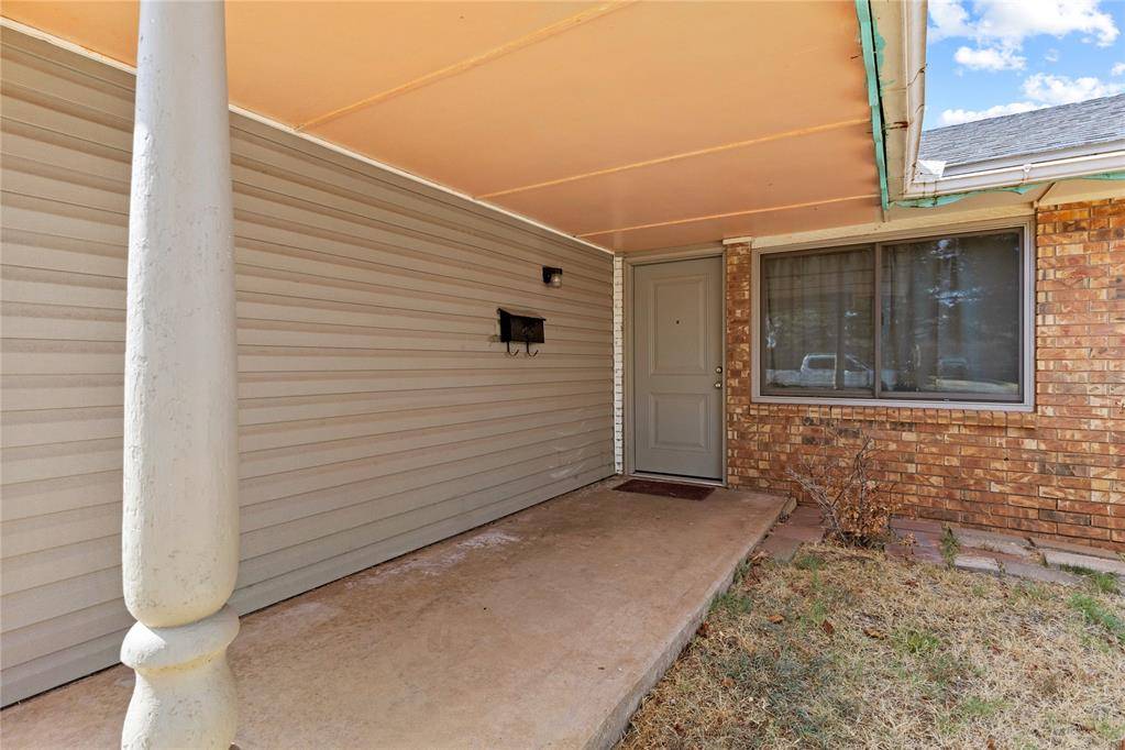 1409 Littell AVE, Clinton, OK 73601