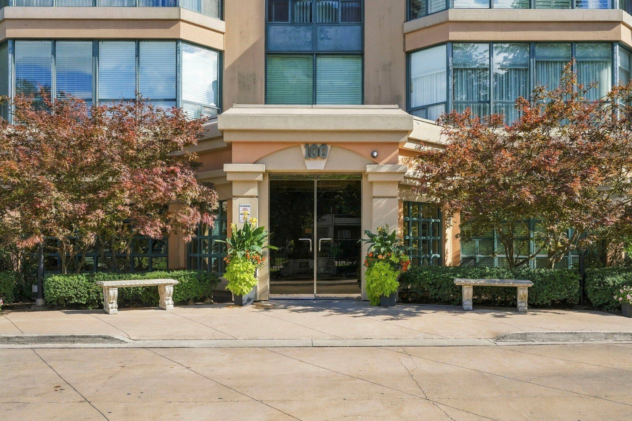 100 Millside DR #403, Milton, ON L9T 5E2