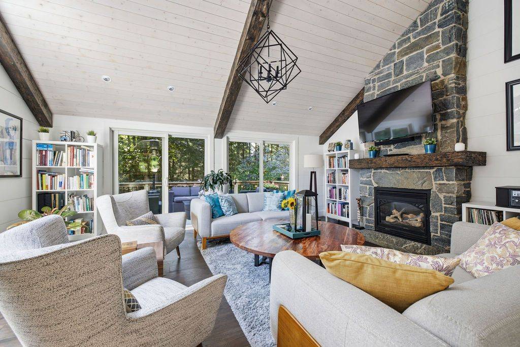 8 Bartlett DR, Seguin, ON P2A 2W8