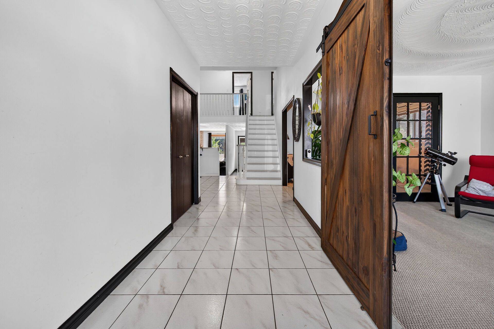 15 Ellen AVE, Hamilton, ON L8G 5A9
